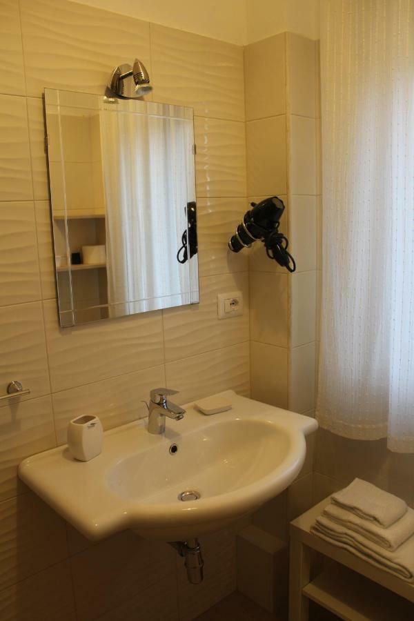 סן קטלדו B&B Del Corso מראה חיצוני תמונה